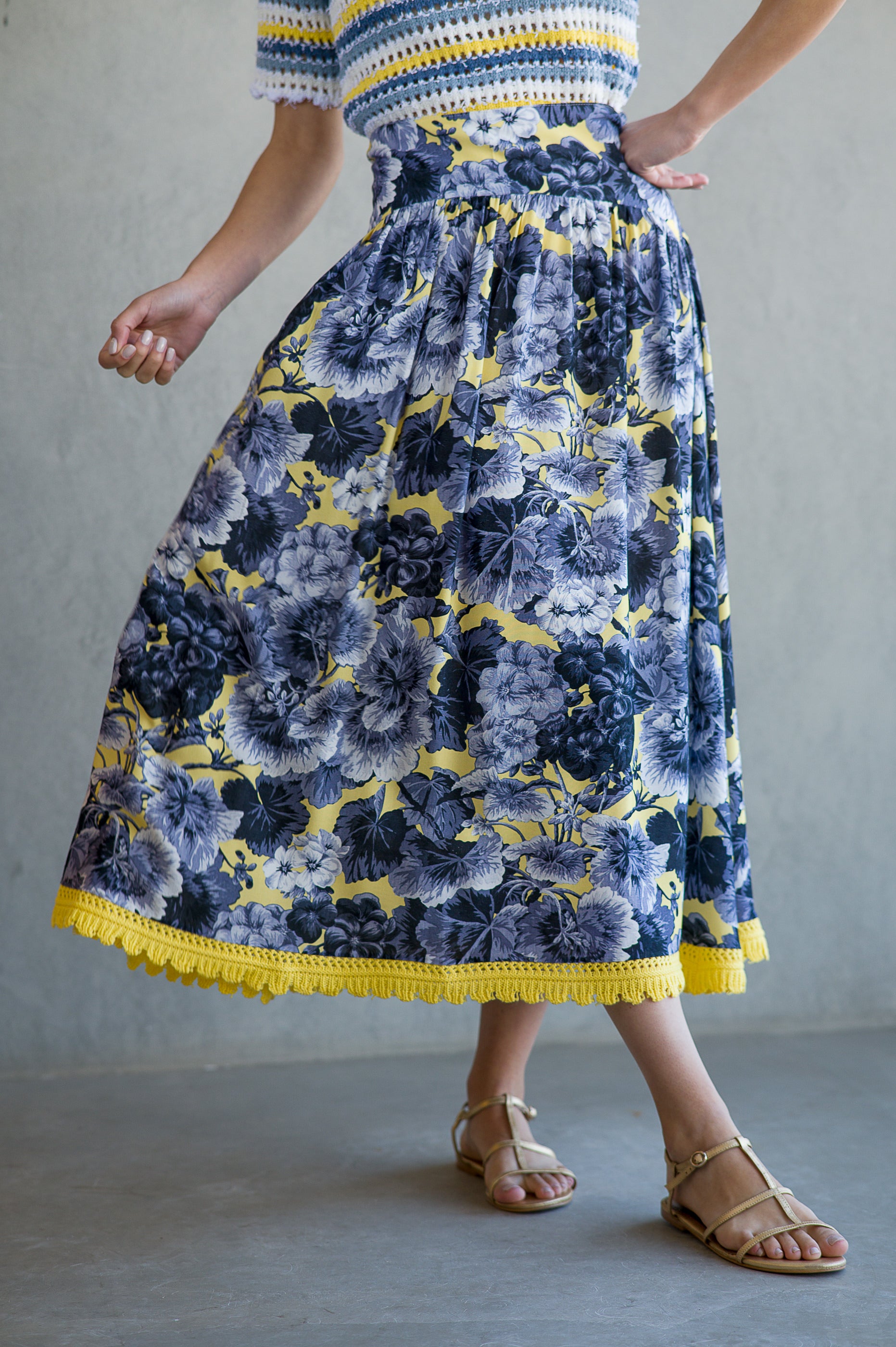 MIDI SKIRT