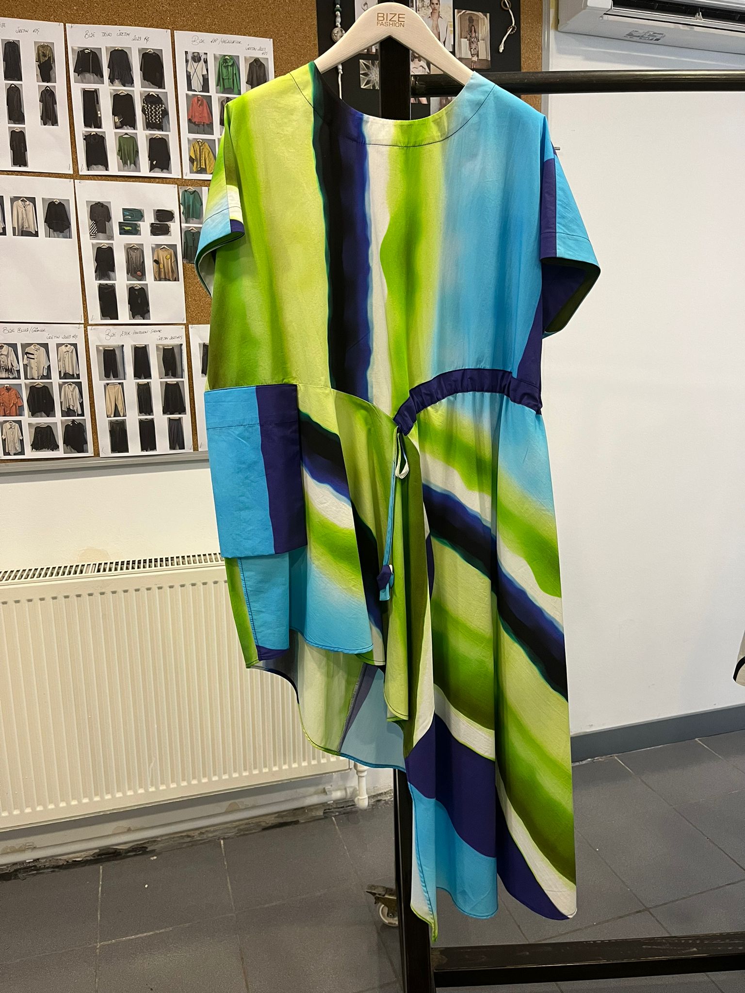 BLOUSE