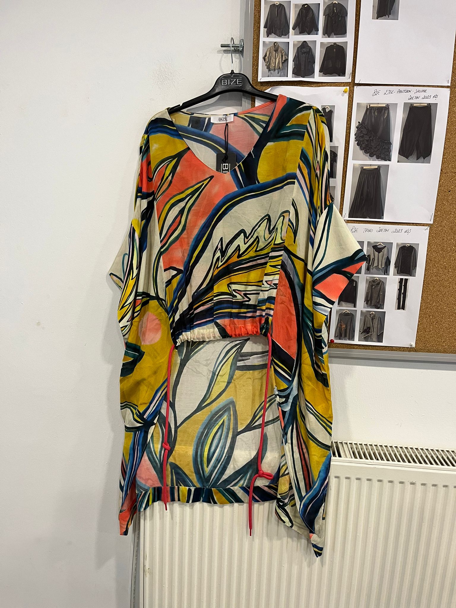 BLOUSE